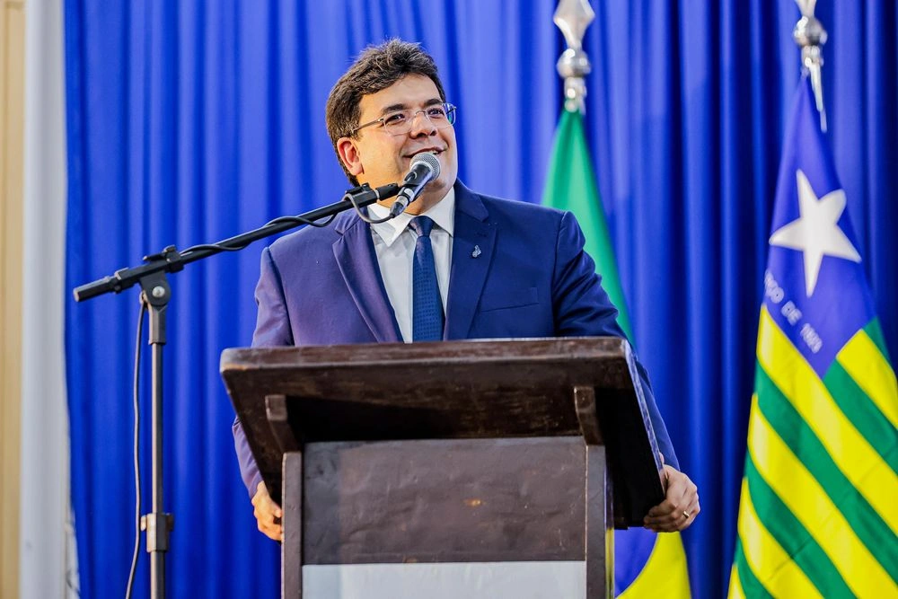 Governador Rafael Fontelee