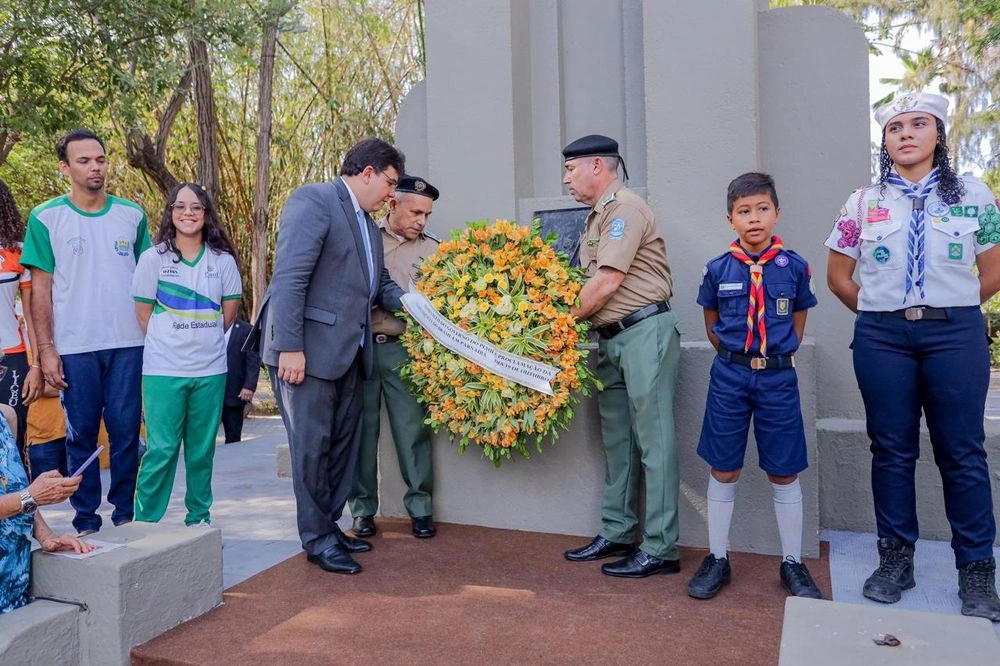 Aposição da Corbelha de Flores no Monumento da Independência em 2024