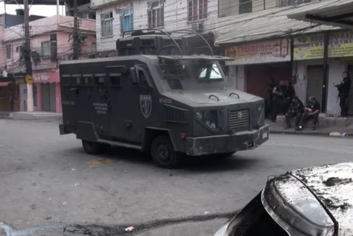 Blindado da PM-RJ