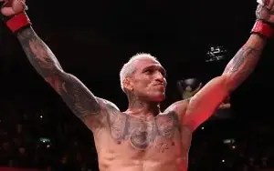 Charles do Bronxs comemora vitória no UFC Rio (Foto: imagem de reprodução)