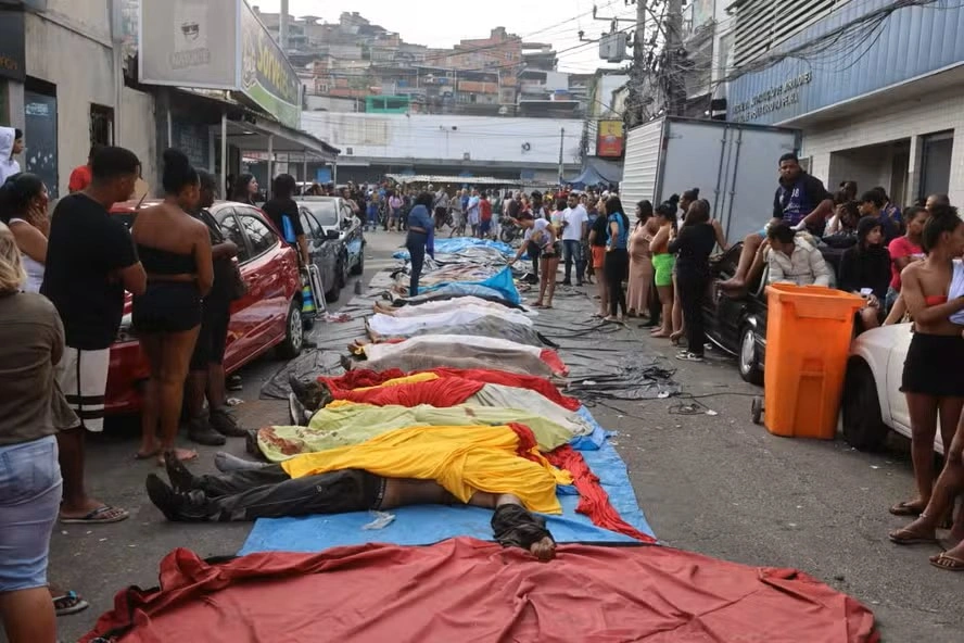 Corpos no Complexo da Penha