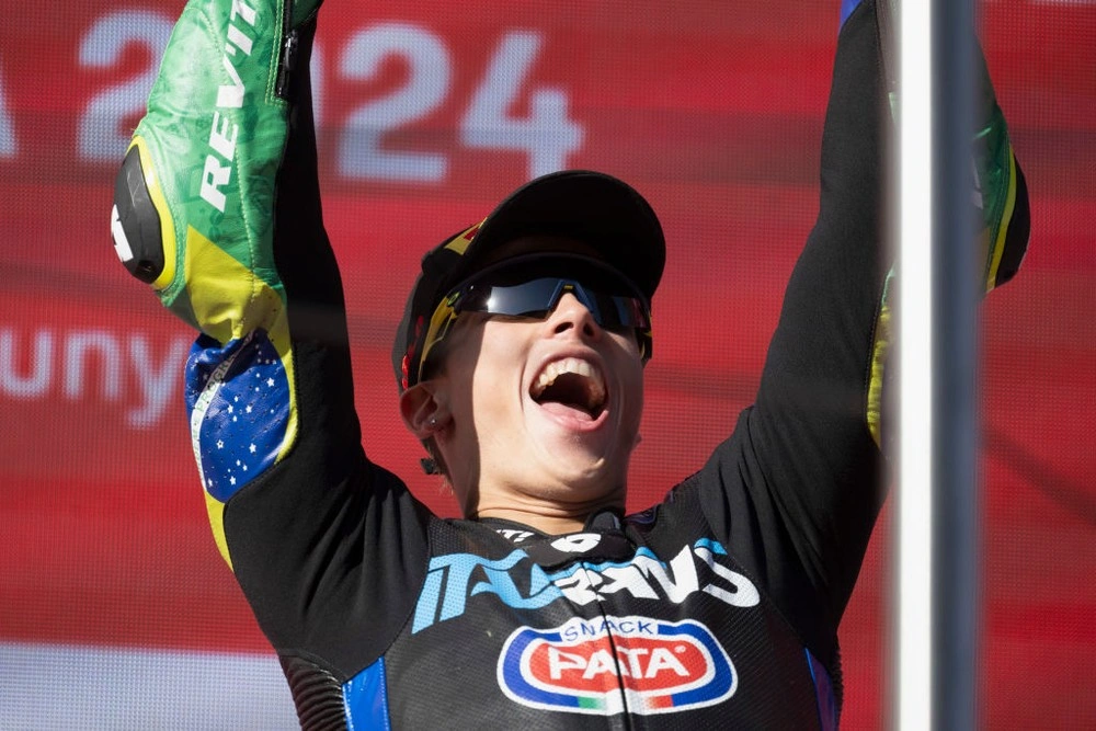 Diogo Moreira celebra pódio na etapa de Barcelona da Moto2 em 2024
