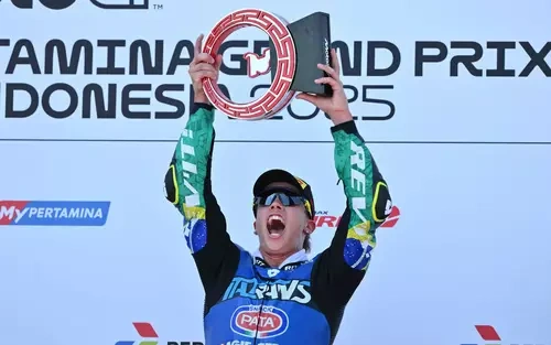 Diogo Moreira vence GP da Indonésia na Moto2