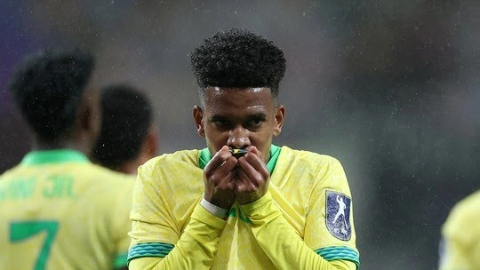 Estêvão é mais uma vez destaque com a camisa da Seleção