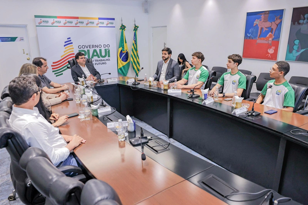 Estudantes ITA e IME com apoio da SEDUC