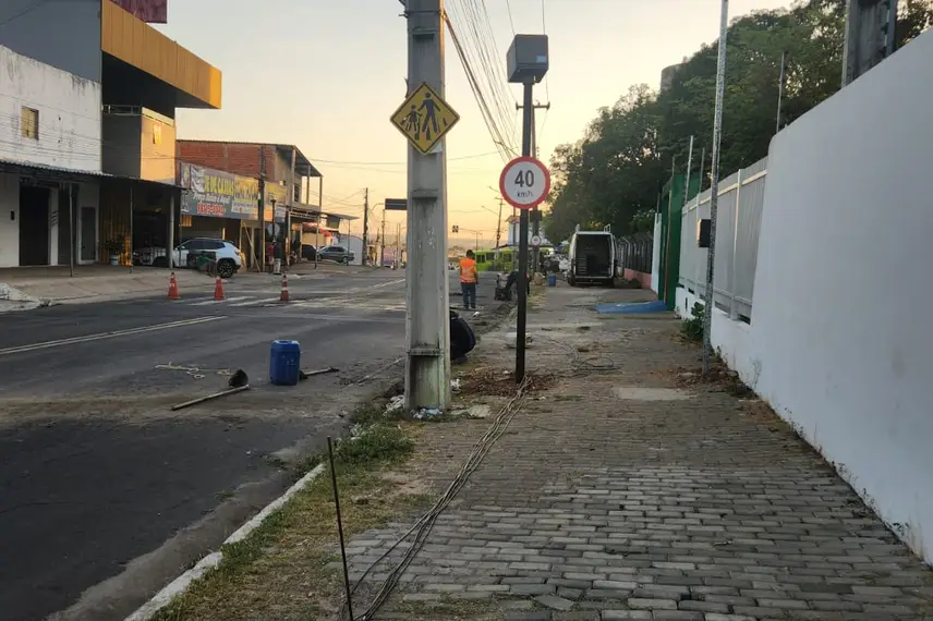 Foto sensor novo na Avenida Duque de Caxias no bairro Buenos Aires