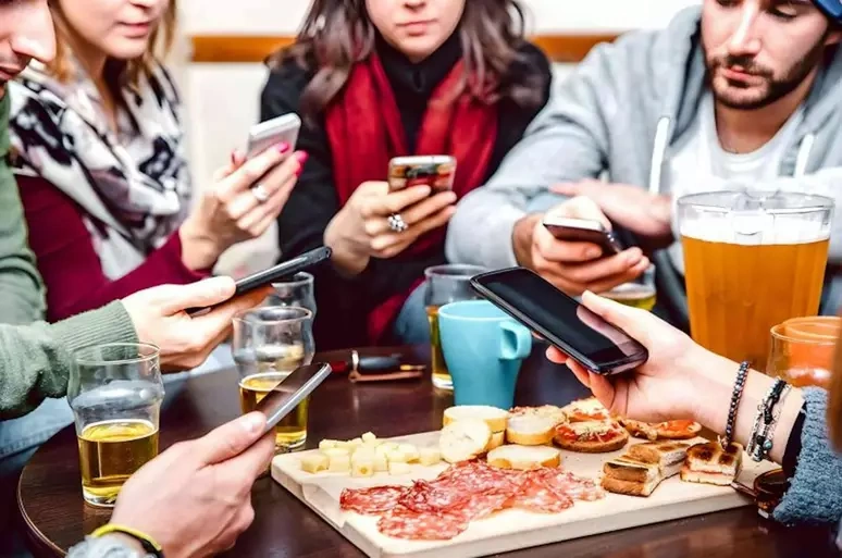 Mudanças no estilo de vida e ambiente explicam aumento de 79% nos casos entre jovens adultos