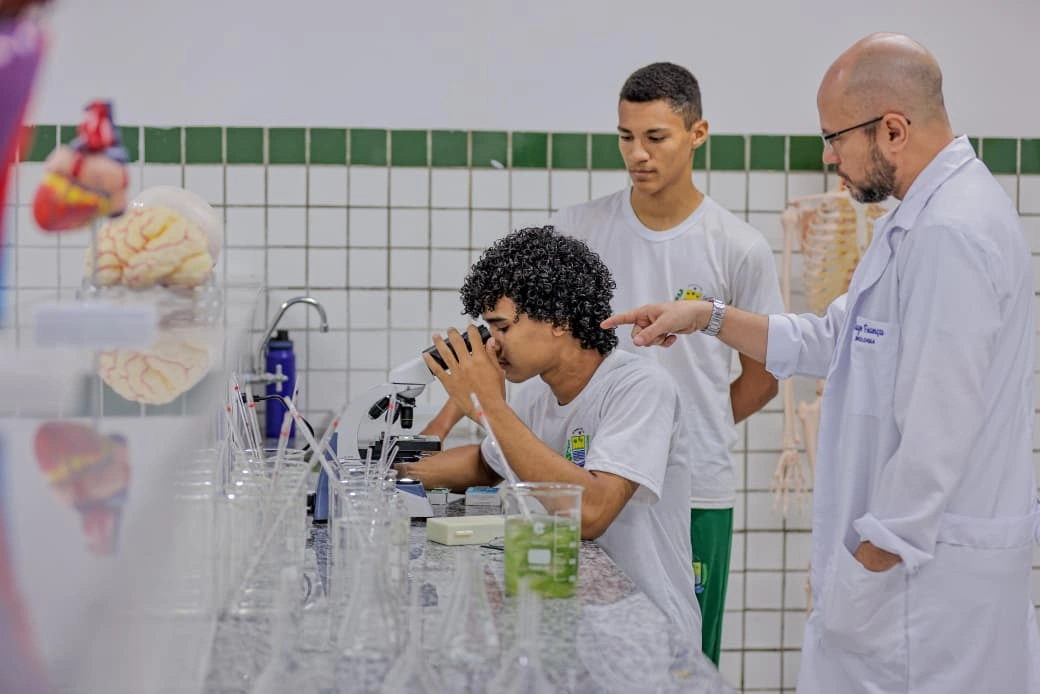 Nova estrutura do Centro Estadual de Tempo Integral (Ceti) Lucas Meireles Alves, no Assentamento 17 de Abril