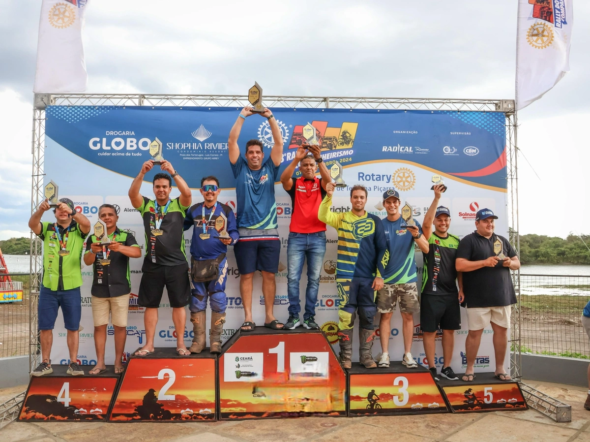 Pódio em edição do rally do companheirismo, realizado pelo Rotary Clube Teresina Piçarra