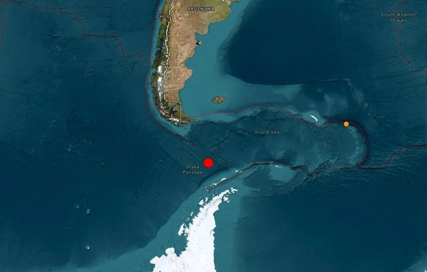 Ponto vermelho mostra local do terremoto na Passagem de Drake