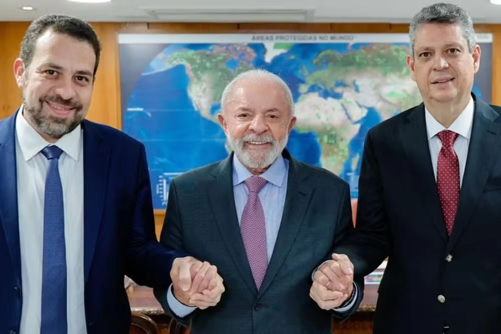 Presidente Lula publica foto ao lado do deputado federal Guilherme Boulos e do ex-deputado Márcio Macêdo