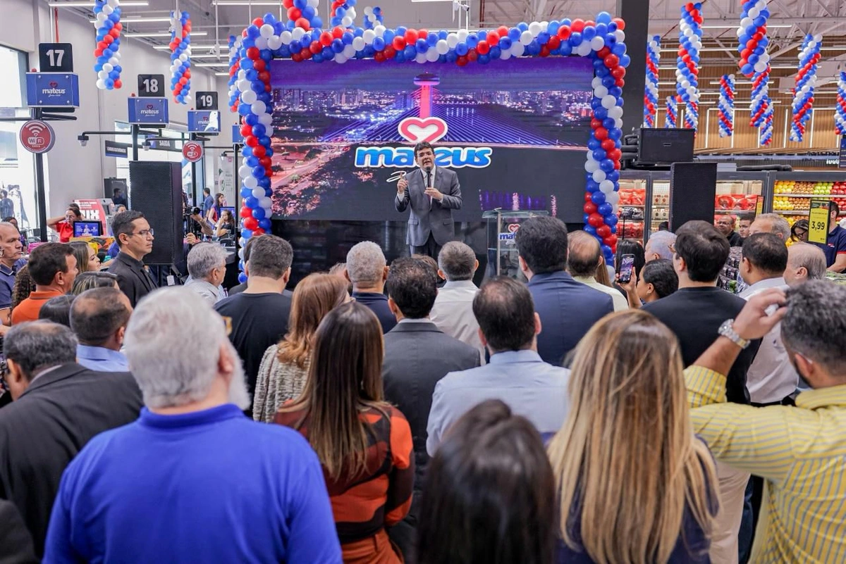 Rafael Fonteles em inauguração de mais um Mateus