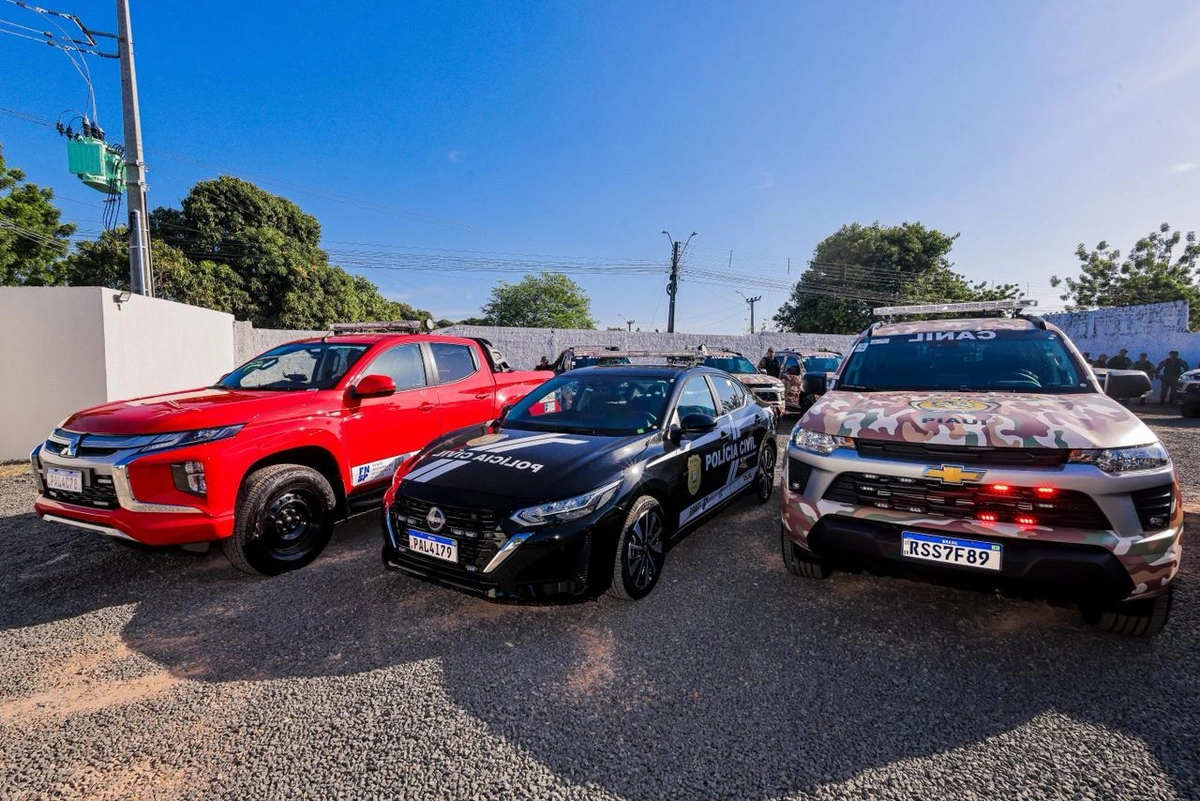 Viaturas novas entregues durante a inauguração