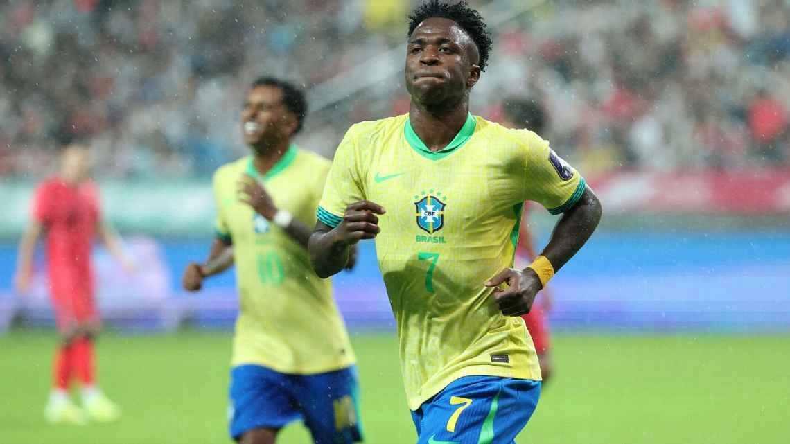 Vinícius Júnior marca o quinto gol para fechar o placar contra a Coréia do Sul