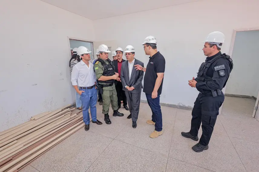 Visita ao BEPI e Batalhão de Choque estão em fase final de construção no Parque de Exposições Dirceu Arcoverde