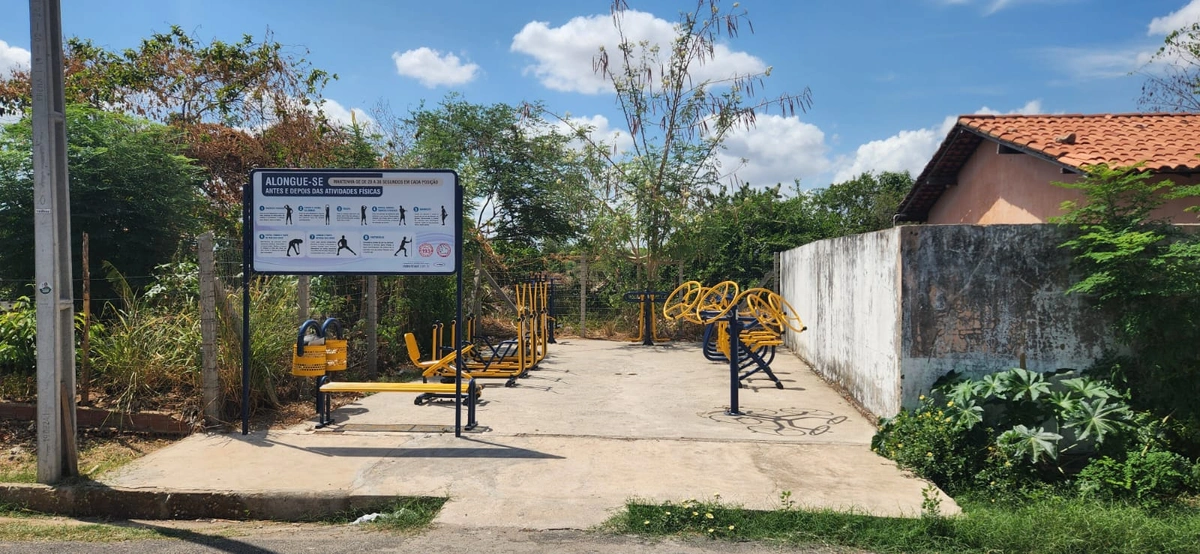 Academia popular colocada em terreno da horta comunitária do conjunto Giovane Prado