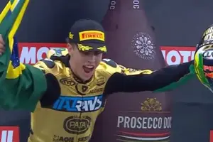Diogo Moreira é o primeiro brasileiro campeão no Mundial de Motovelocidade (Foto: Reprodução/MotoGp)