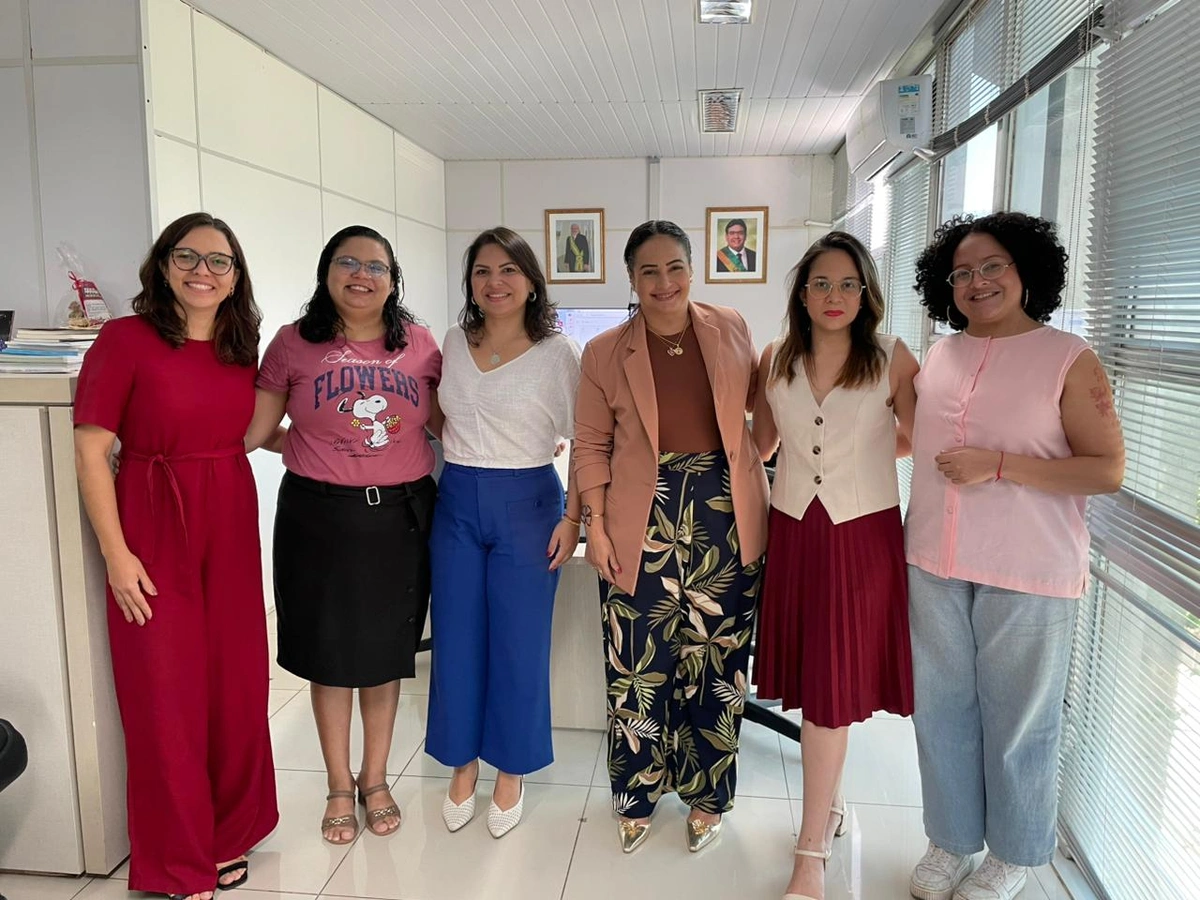 Gestoras que estão organizando a campanha contra violência a mulher