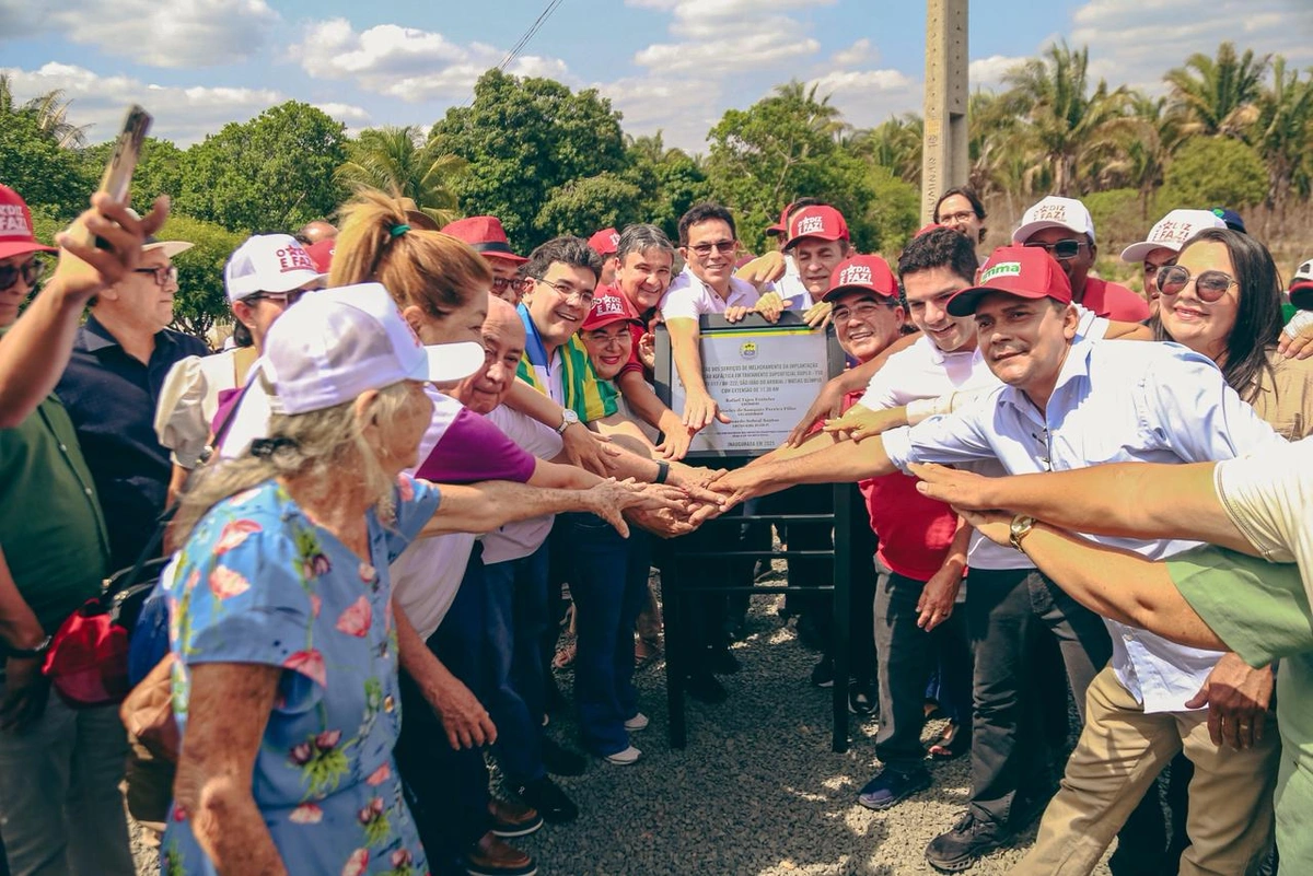 Inauguração de pavimentação asfáltica na região dos Cocais
