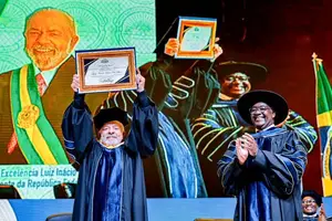Luiz Inácio Lula da Silva durante a cerimônia de outorga do título de Doutor Honoris Causa em Ciência Política, Desenvolvimento e Cooperação Internacional pela Universidade Pedagógica de Maputo (Foto: Ricardo Stuckert / PR)