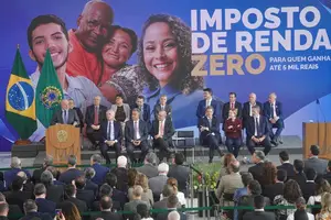 Lula sanciona lei de isenção do IR (Foto: Renato Braga)