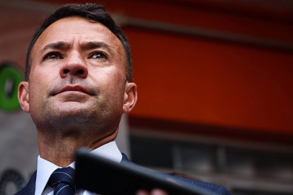 O vice-prefeito Mello Araujo durante visita a uma escola na zona leste da capital paulista