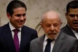 Os presidentes da Câmara, Hugo Motta (Republicanos-PB), da República, Luiz Inácio Lula da Silva (PT), e do Senado, Davi Alcolumbre (União-AP), durante a posse de Edson Fachin como presidente do STF (Foto: Pedro Ladeira)