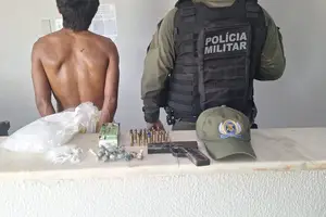 Preso pela Polícia Militar com arma caseira e munições em Palmeirais (Foto: Polícia Militar)