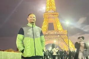 Stanley Torres em Paris (Foto: Redes Sociais)