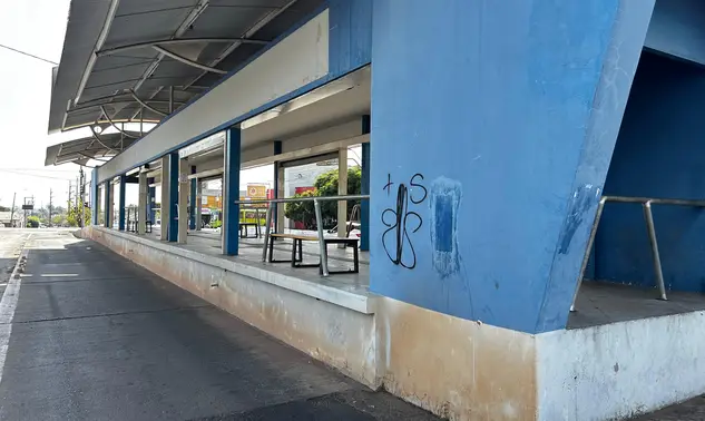 Estações de ônibus seguem abandonadas enquanto estudo sobre o futuro do sistema ainda é aguardado