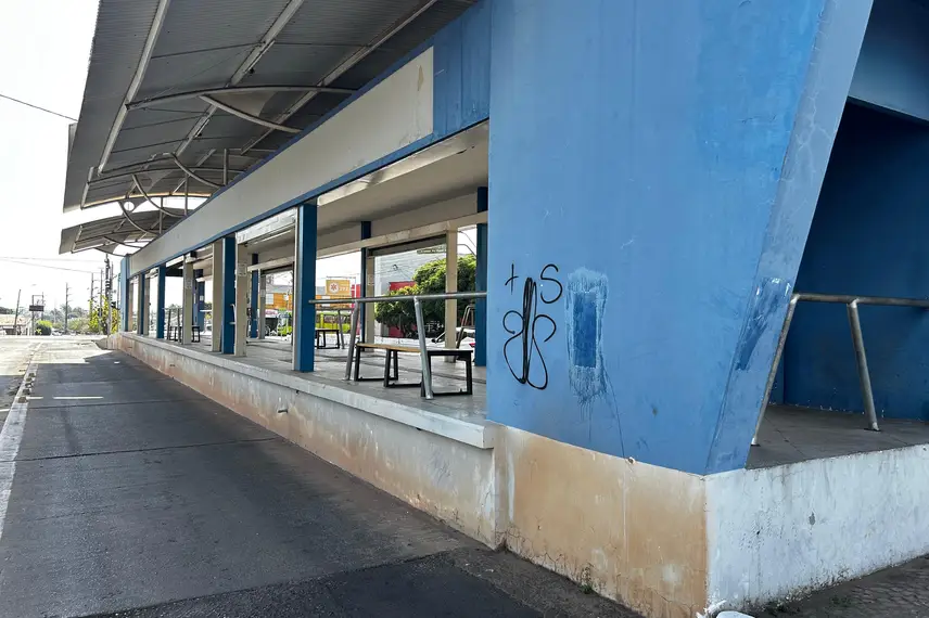 Uma das várias estações abandonadas em Teresina