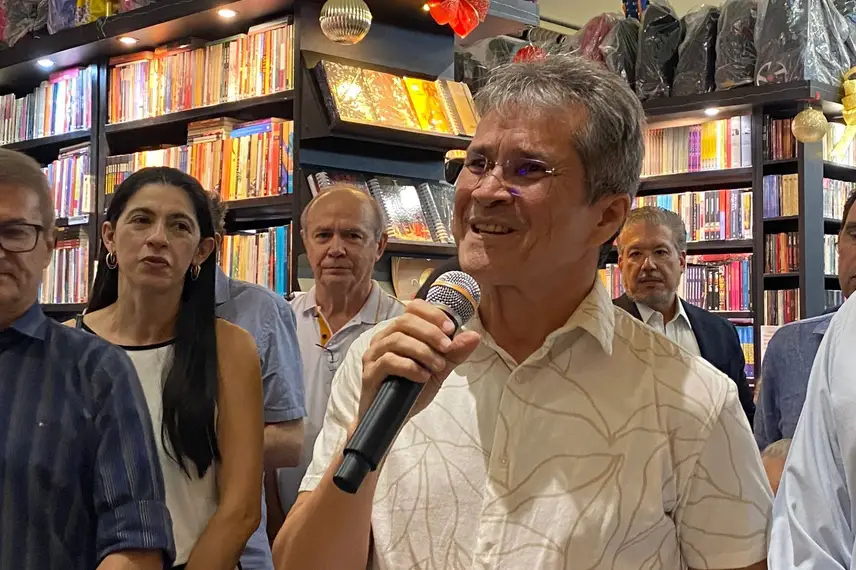 A Livraria Entrelivros foi palco, em noite prestigiada, do lançamento do livro “Conceito de Justiça em Paul Ricoeur: o sentido ético do ato de julgar”, de autoria do advogado da União Ricardo Resende de Araújo. O evento reuniu colegas da Advocacia-Geral da União do Piauí e de Brasília, além de advogados, professores, membros do Ministério Público e integrantes do Rotary Club Piçarra. A Livraria Entrelivros foi palco, em noite prestigiada, do lançamento do livro “Conceito de Justiça em Paul Ricoeur: o sentido ético do ato de julgar”, de autoria do advogado da União Ricardo Resende de Araújo. O evento reuniu colegas da Advocacia-Geral da União do Piauí e de Brasília, além de advogados, professores, membros do Ministério Público e integrantes do Rotary Club Piçarra.