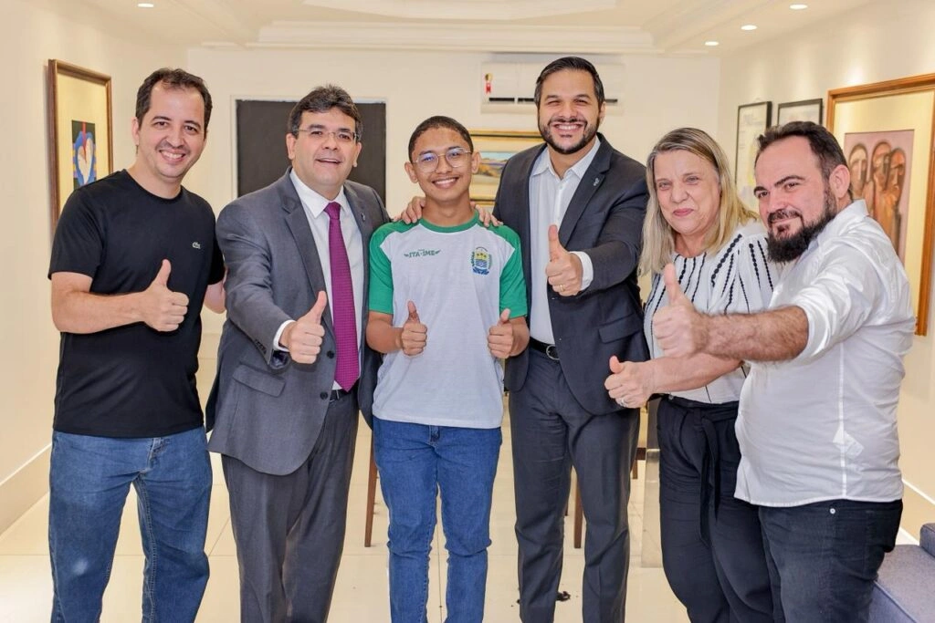 Aike de Jesus recebido pelo governador Rafael Fonteles