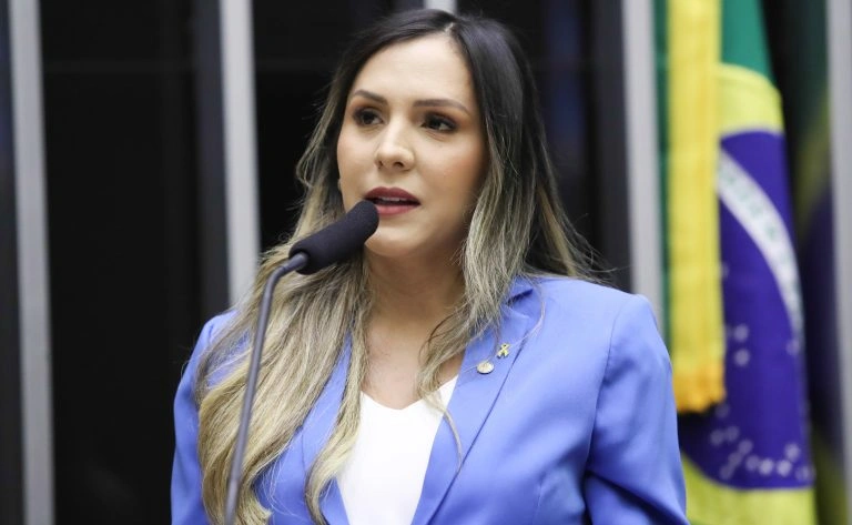 deputada Duda Ramos (MDB-RR), afirma que a iniciativa preenche uma lacuna histórica na valorização dos profissionai