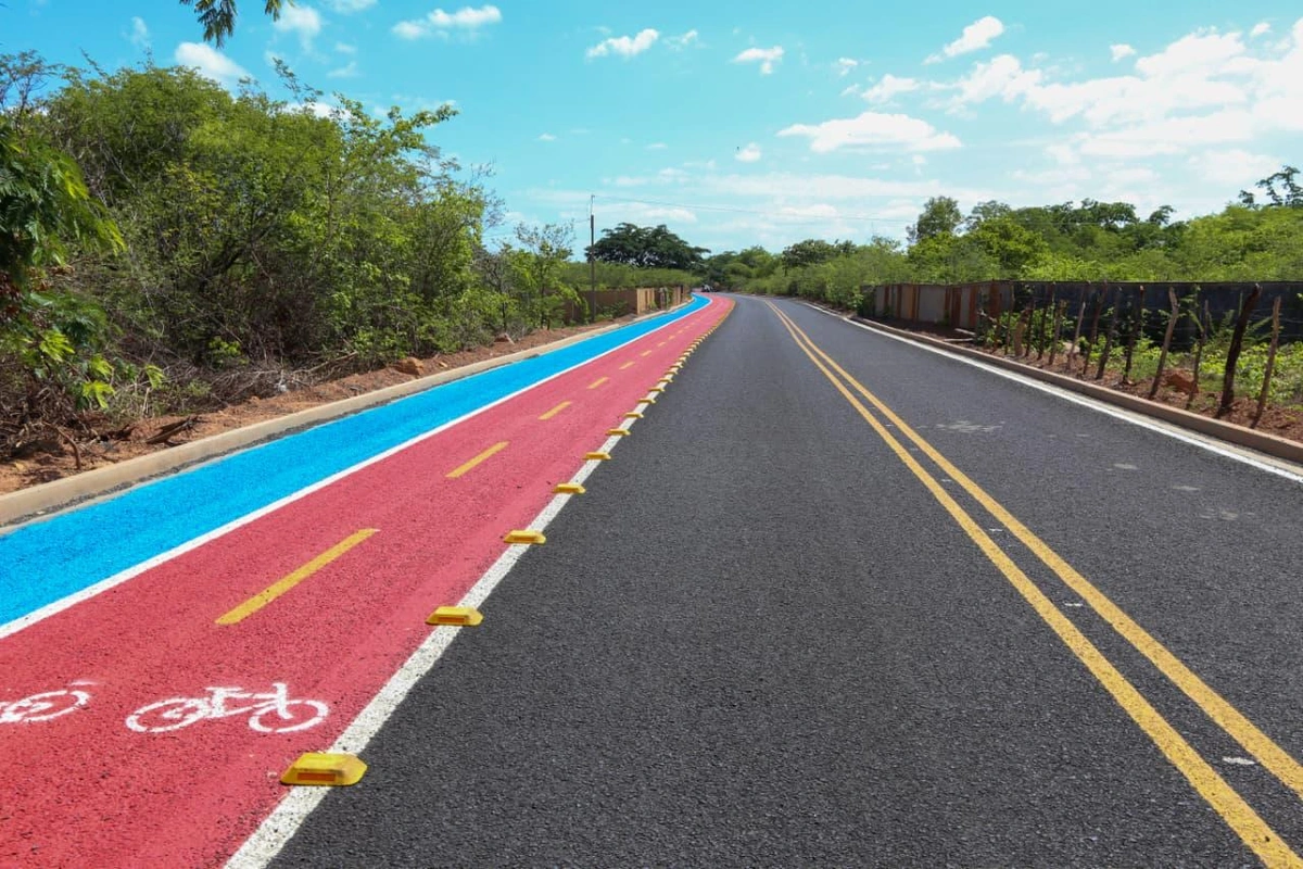 Governador inaugura obras de mobilidade urbana em Castelo do Piauí