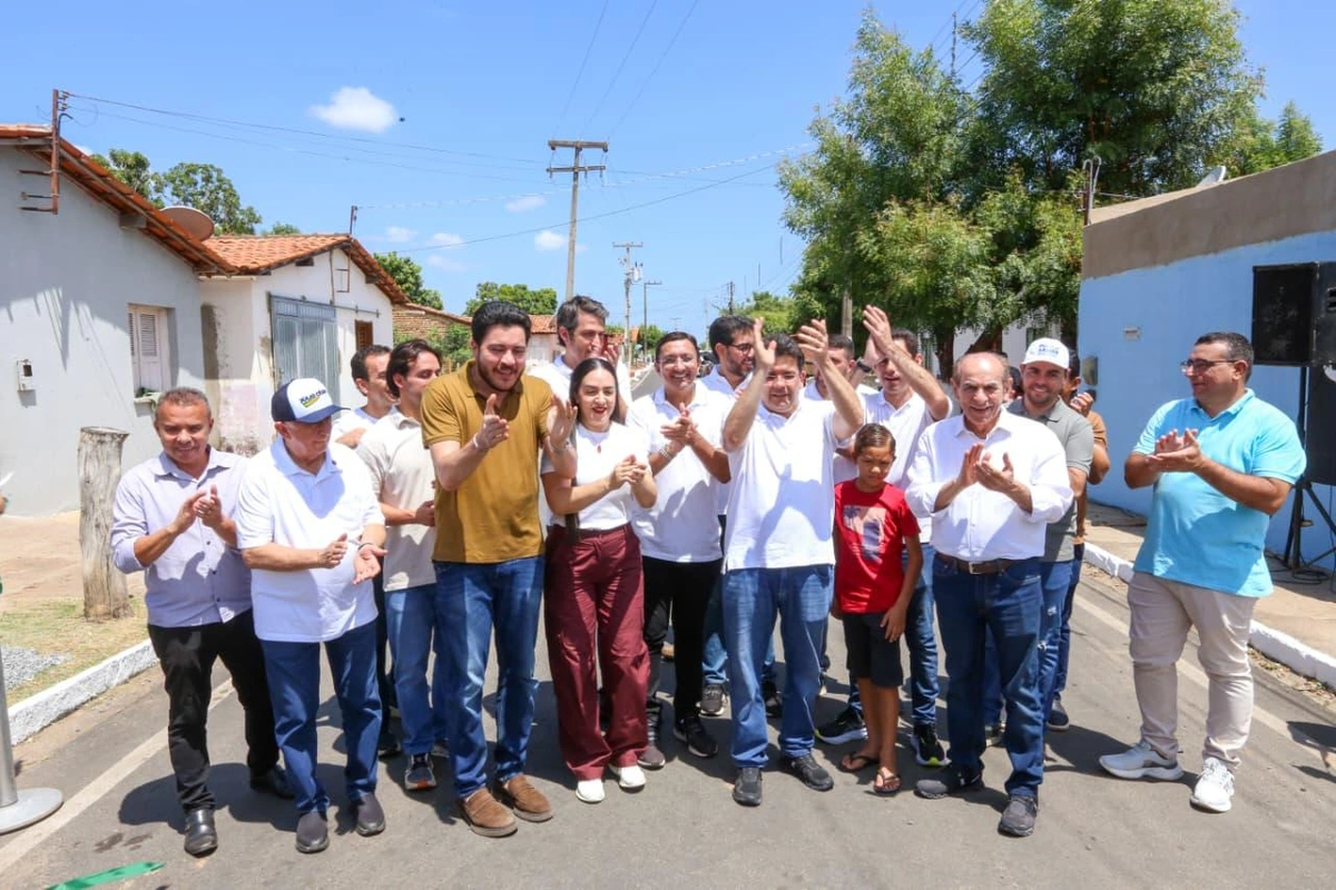 Governador inaugura obras de mobilidade urbana em Castelo do Piauí