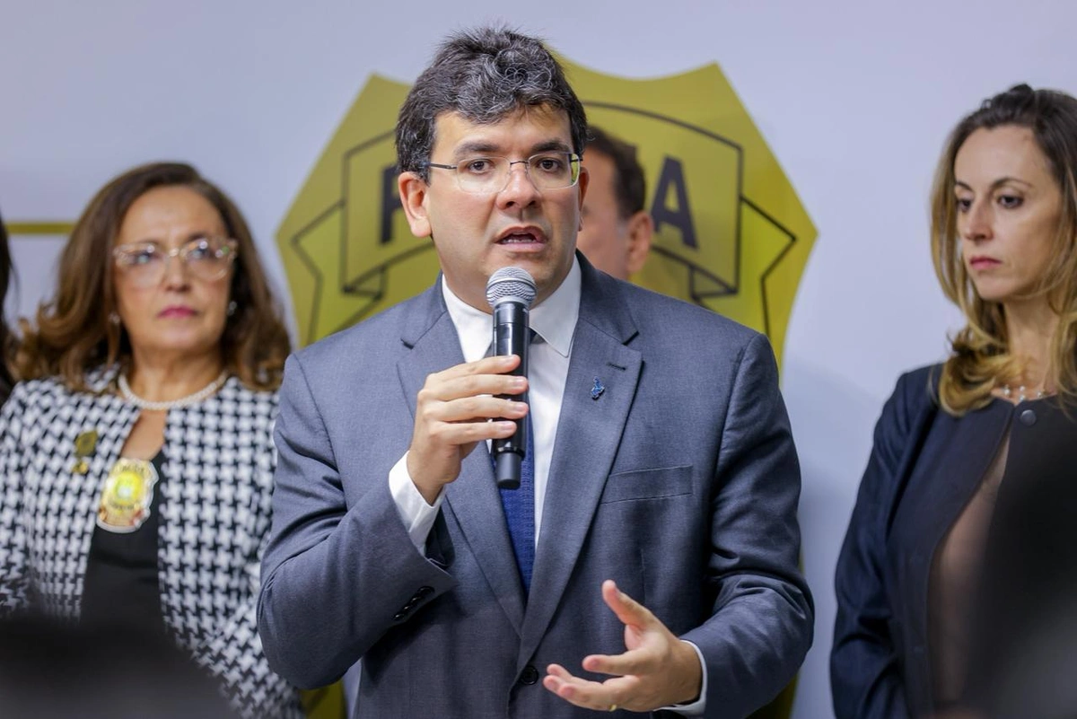 Governador Rafael Fonteles na inauguração da nova Delegacia Geral