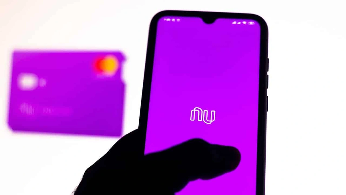 Instabilidade no app do Nubank gera reclamações após saldo desaparecer de contas