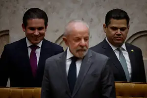 Lula, ao centro, na posse de Edson Fachin como presidente do STF; ao fundo os presidentes da Câmara, Hugo Motta, à dir., e do Senado, Davi Alcolumbre (Foto: Pedro Ladeira)
