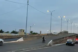 O Departamento de Estradas de Rodagem do Piauí (DER-PI) concluiu, no final da tarde deste último domingo (21), parte dos serviços de manutenção e conservação realizados no elevado da Avenida Miguel Rosa (Foto: DER-PI)