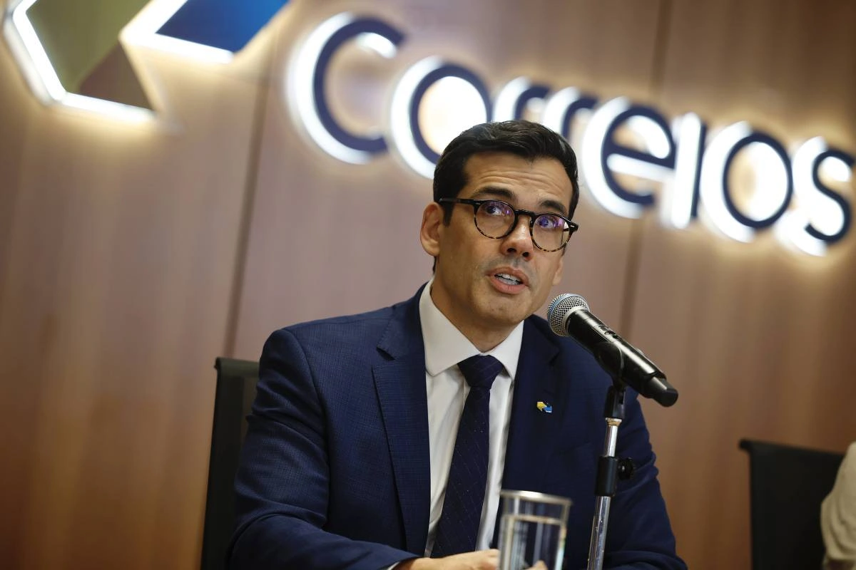 O presidente dos Correios, Emmanoel Rondon, durante uma coletiva de imprensa em Brasília