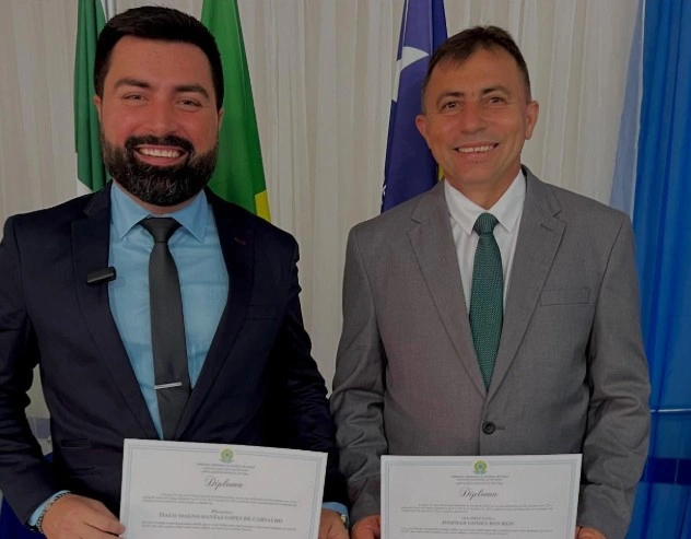 Prefeito eleito de Simões, Ítalo Magno Dantas Lopes de Carvalho (PSD), e do vice-prefeito Josimar Gomes dos Reis