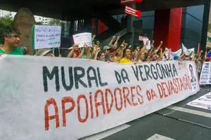 Protesto contra nova lei do licenciamento ambiental, na avenida Paulista, em São Paulo (Foto: Carollina Gomes)