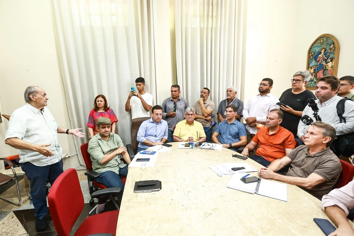 Reunião na prefeitura de Teresina sobre a questão do lixo