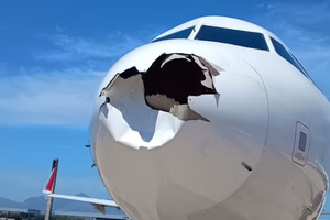 Avião Latam após o acidente (Foto: Reprodução/LinkedIn)