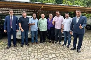 Charles Silveira é recebido por vereadores na Câmara Municipal de Teresina (Foto: Reprodução)