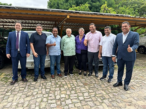 Charles Silveira é recebido por vereadores na Câmara Municipal de Teresina