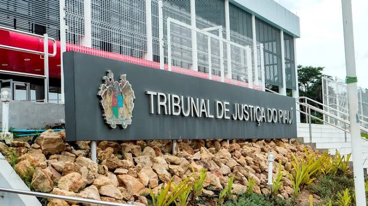 Justiça determina retorno de Domingos Sávio ao cargo de Controlador Geral de Teresina