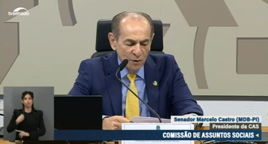 Marcelo Castro durante discurso após ter sido eleito presidente da CAS