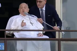 Papa Francisco recebe alta e volta a aparecer em público após mais de um mês internado (Foto: Reprodução/Instagram/Vaticano News)
